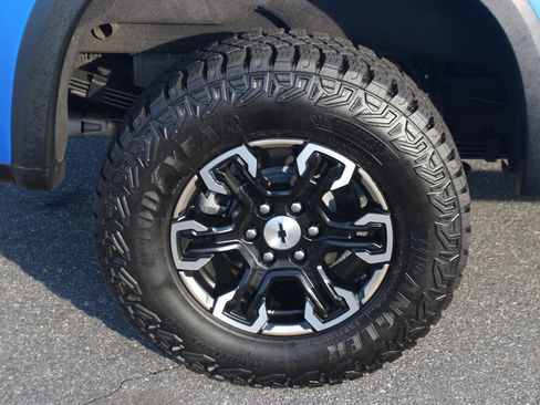 Used 2025 Chevrolet Silverado 1500 ZR2 w/ Technology Package image 42