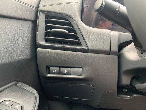 New 2026 Nissan Sentra SV w/ SV Convenience Package FWD image 16