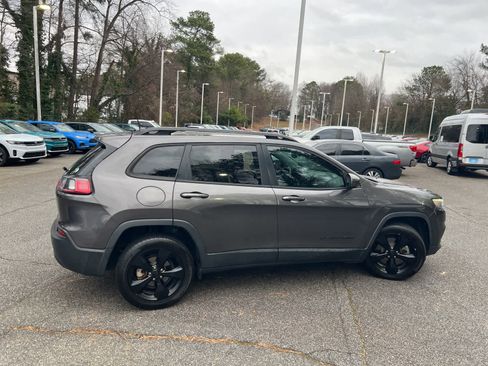 Used 2019 Jeep Cherokee Latitude Plus image 11