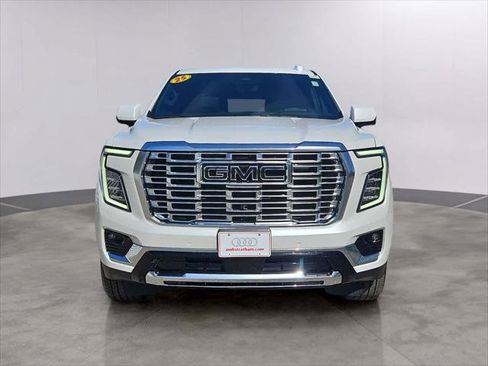 Used 2025 GMC Yukon XL Denali w/ Denali Reserve Package AWD/4WD image 12