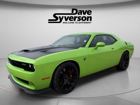 Used 2015 Dodge Challenger SRT Hellcat image 1