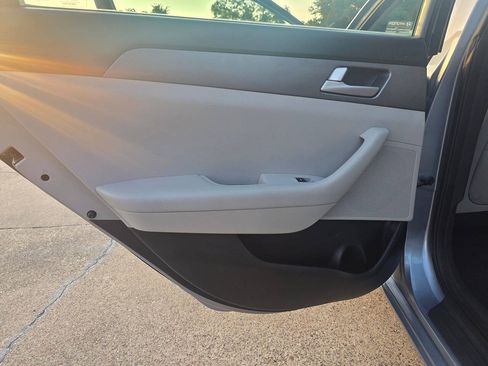 Used 2016 Hyundai Sonata SE FWD image 18