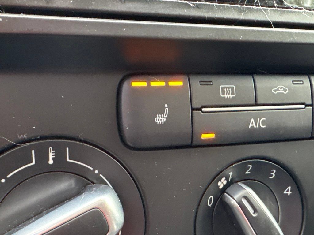 Used 2017 Volkswagen Jetta SE FWD image 7