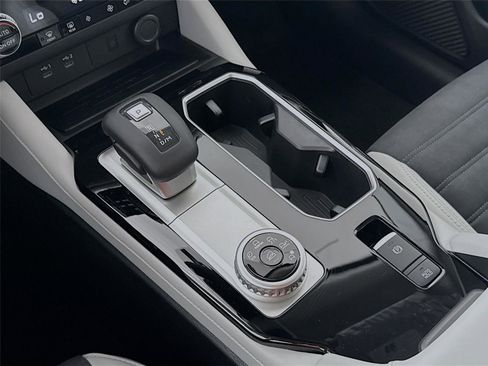 New 2026 Mitsubishi Outlander SE image 16