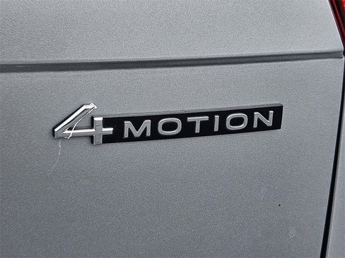 Used 2022 Volkswagen Tiguan SE image 9