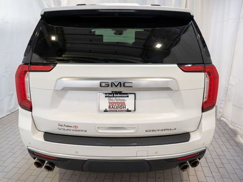 Used 2023 GMC Yukon Denali w/ Denali Reserve Package image 4