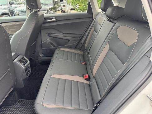 Used 2024 Volkswagen Taos SEL AWD/4WD image 8