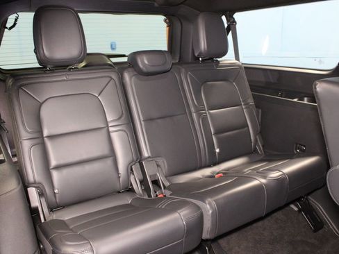 Used 2024 Lincoln Navigator L Reserve image 32