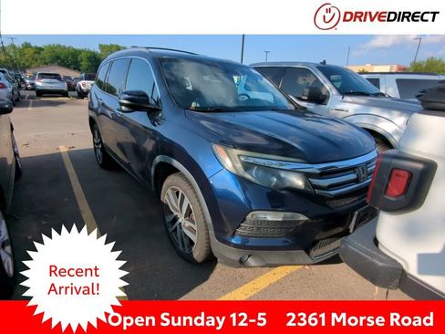 Used 2018 Honda Pilot Touring image 1