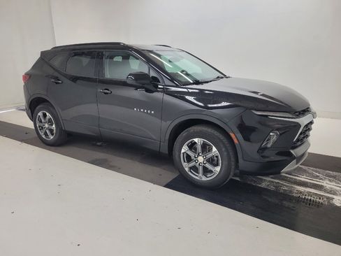 Used 2024 Chevrolet Blazer LT w/ Convenience Package FWD image 11