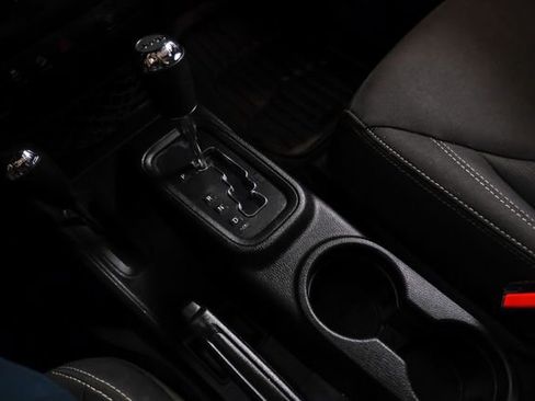 Used 2017 Jeep Wrangler Unlimited Sahara w/ Connectivity Group image 19