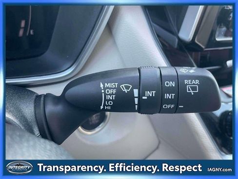 Certified 2023 Toyota Corolla Cross XLE image 25