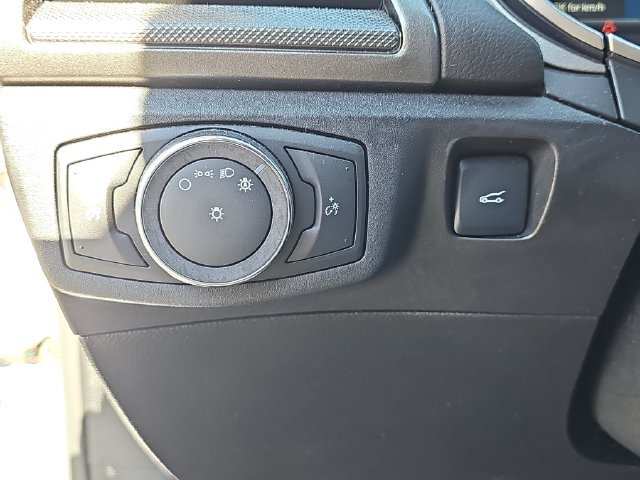 Used 2018 Ford Fusion SE FWD image 29