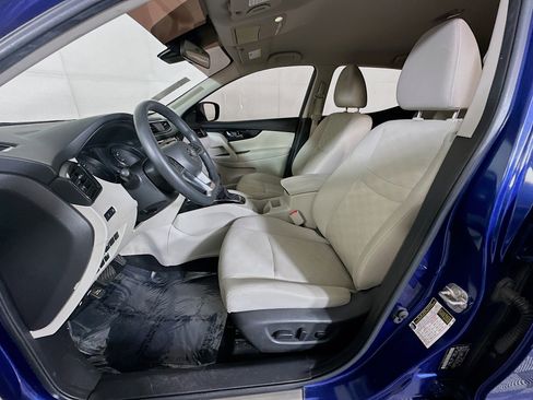Used 2019 Nissan Rogue Sport SV FWD image 12