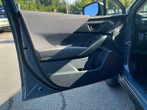 Used 2025 Subaru Crosstrek 2.0i image 10