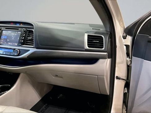 Used 2019 Toyota Highlander Limited AWD/4WD image 19