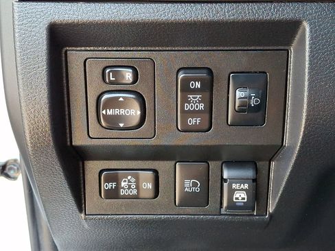Certified 2021 Toyota Tundra SR5 w/ SR5 Upgrade Package AWD/4WD image 31
