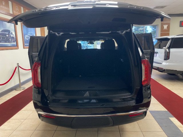 Used 2023 GMC Yukon XL SLT AWD/4WD image 6