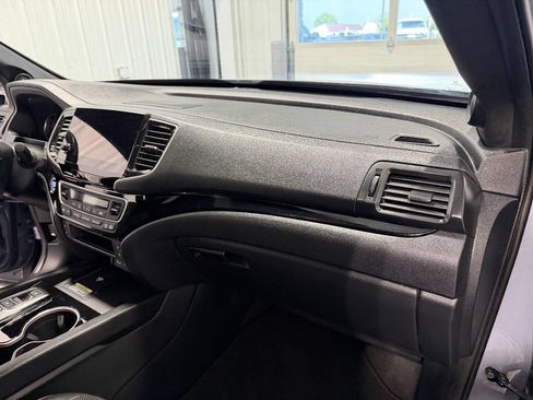 Used 2024 Honda Passport Black Edition image 25