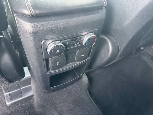 Used 2020 Ford Explorer XLT w/ Equipment Group 202A AWD/4WD image 19