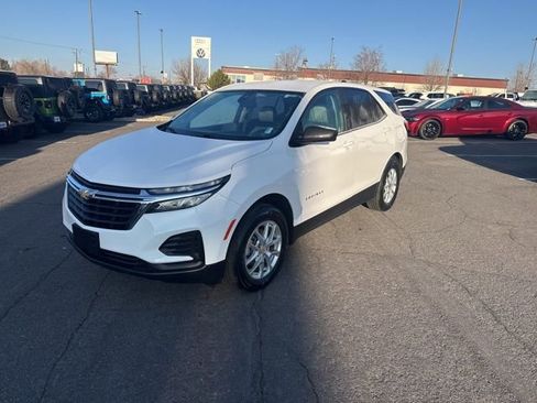 Used 2024 Chevrolet Equinox LS image 3