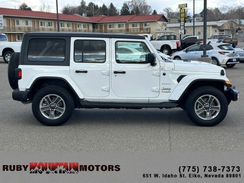 Used 2018 Jeep Wrangler Unlimited Sahara w/ Cold Weather Group image 8