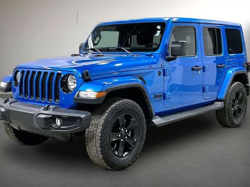 Used 2022 Jeep Wrangler Unlimited Sahara image 3