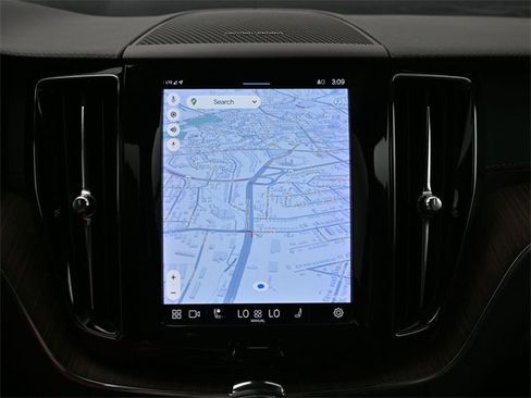 Used 2022 Volvo XC60 B5 Inscription w/ Climate Package image 15