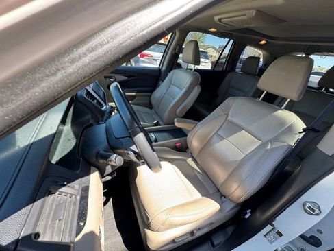 Used 2017 Honda Pilot Elite image 9