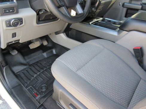 Used 2020 Ford F250 XLT w/ XLT Premium Package image 18