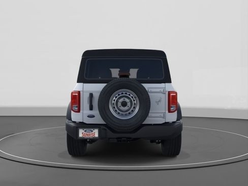 New 2025 Ford Bronco Base image 5