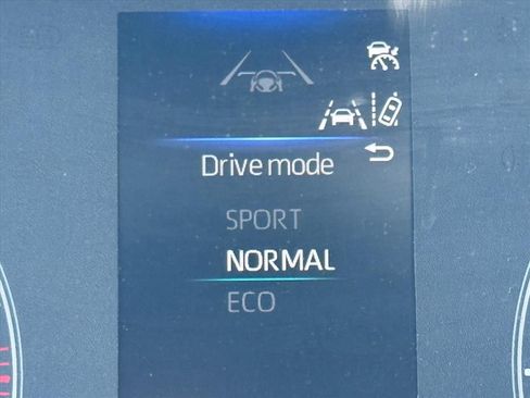 Used 2023 Toyota Corolla SE FWD image 19