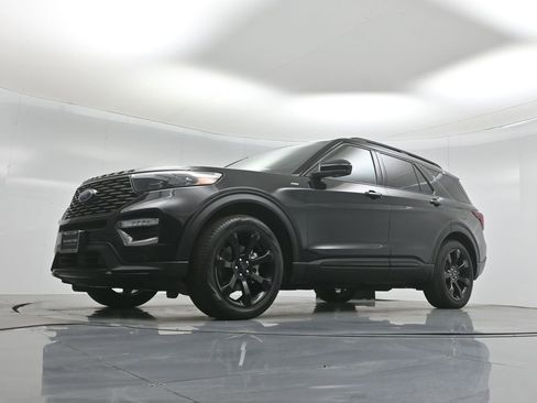 Certified 2022 Ford Explorer ST-Line w/ Class IV Trailer Tow Package image 47