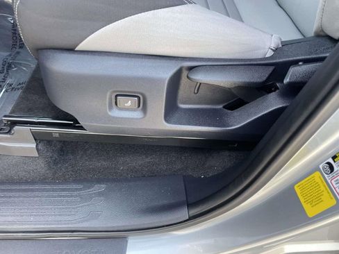 Used 2025 Toyota Tacoma TRD Sport image 29