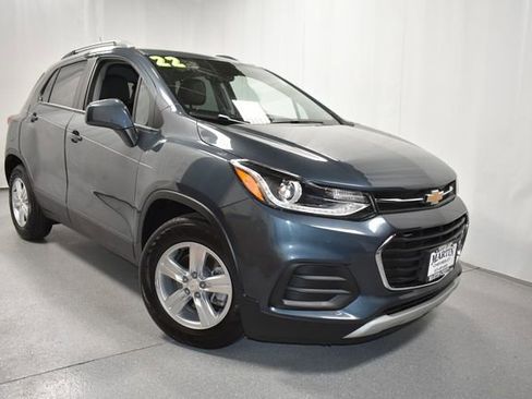 Certified 2022 Chevrolet Trax LT w/ LT Convenience Package FWD image 2
