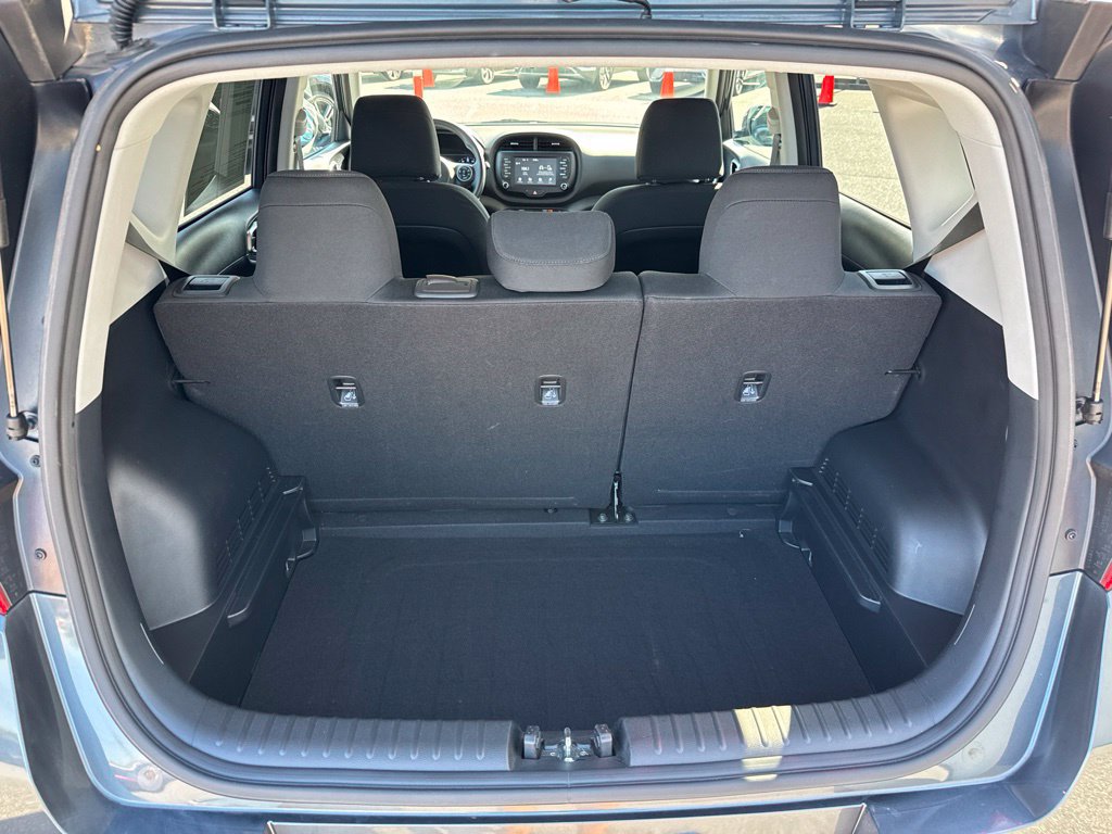 Used 2020 Kia Soul S FWD image 11