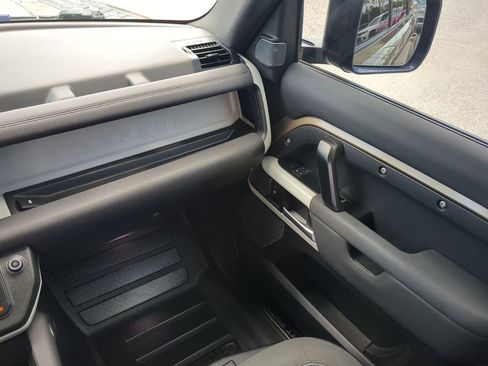 Used 2020 Land Rover Defender 110 First Edition image 17
