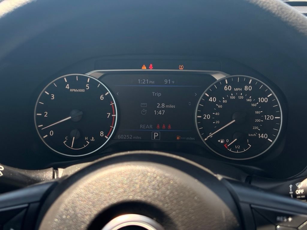Used 2025 Nissan Altima 2.5 SV FWD image 14