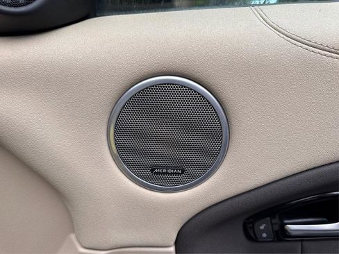 Used 2016 Land Rover Range Rover Evoque SE image 35