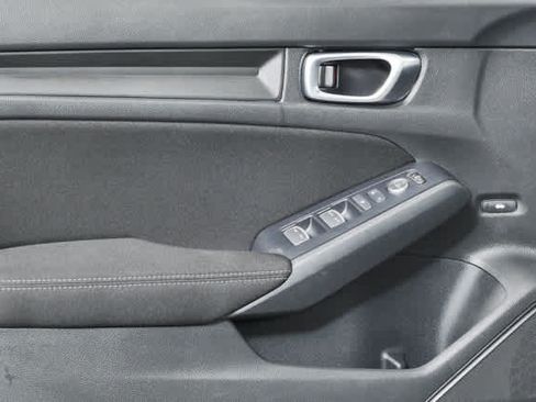 Used 2023 Honda Civic Sport image 6