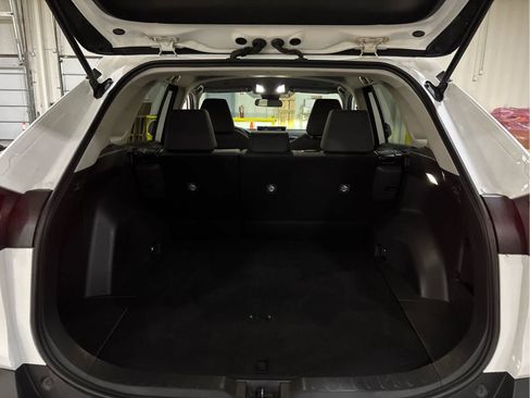 Used 2025 Toyota RAV4 XLE AWD/4WD image 7