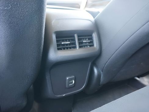 Used 2024 Chevrolet Equinox LT FWD image 26