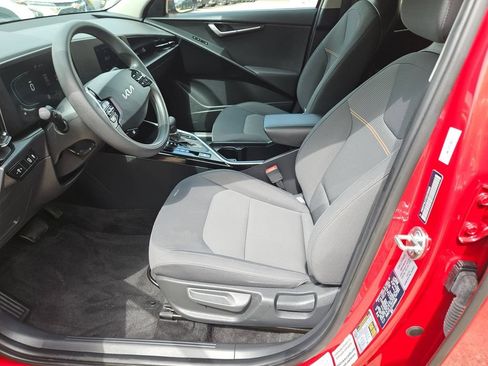 Used 2025 Kia Niro LX FWD image 14