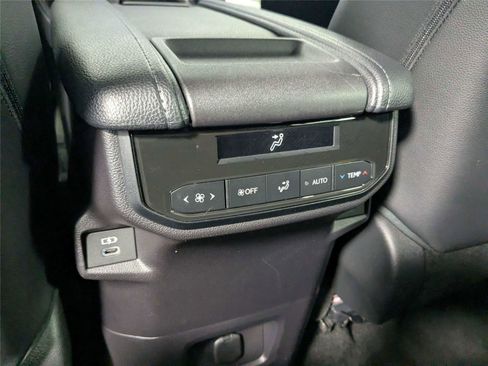 Used 2026 Toyota Grand Highlander XLE FWD image 37
