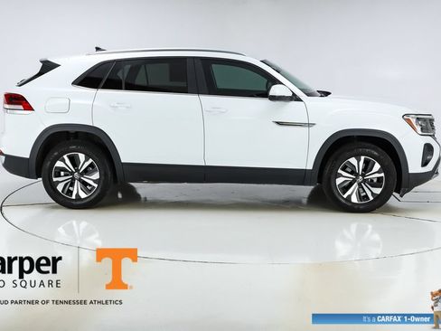 Used 2024 Volkswagen Atlas Cross Sport SE FWD image 10