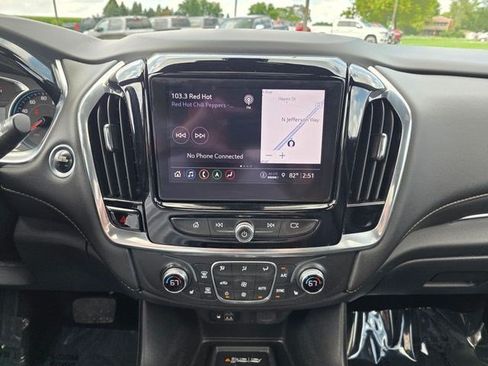 Used 2023 Chevrolet Traverse LT w/ LT Premium Package AWD/4WD image 31