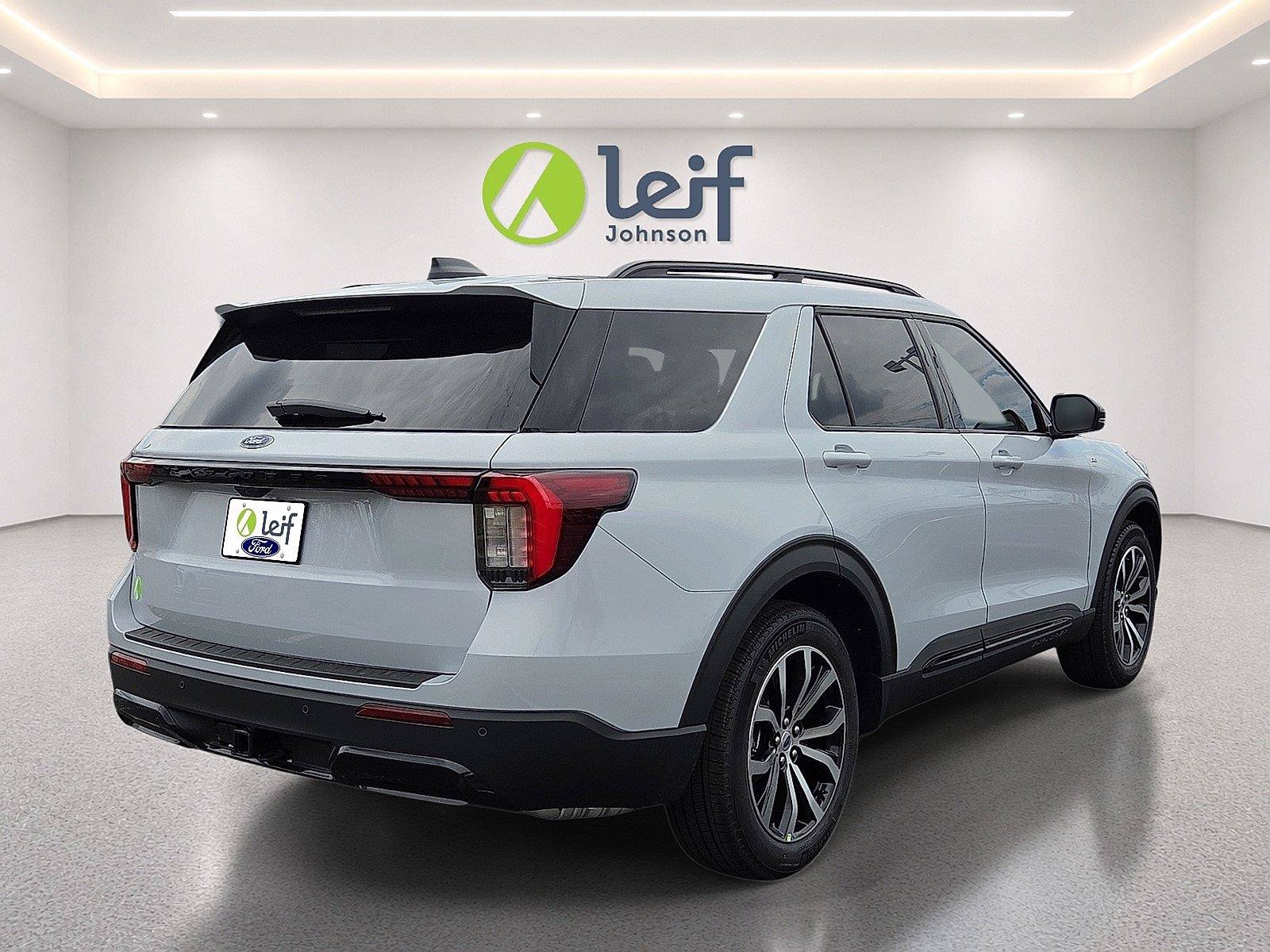 New 2026 Ford Explorer ST-Line w/ Premium Package RWD image 6