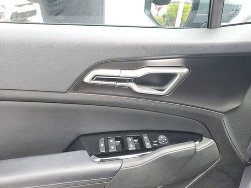 Certified 2024 Kia Sportage EX image 17