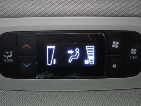 Used 2017 Chrysler Pacifica LX image 23