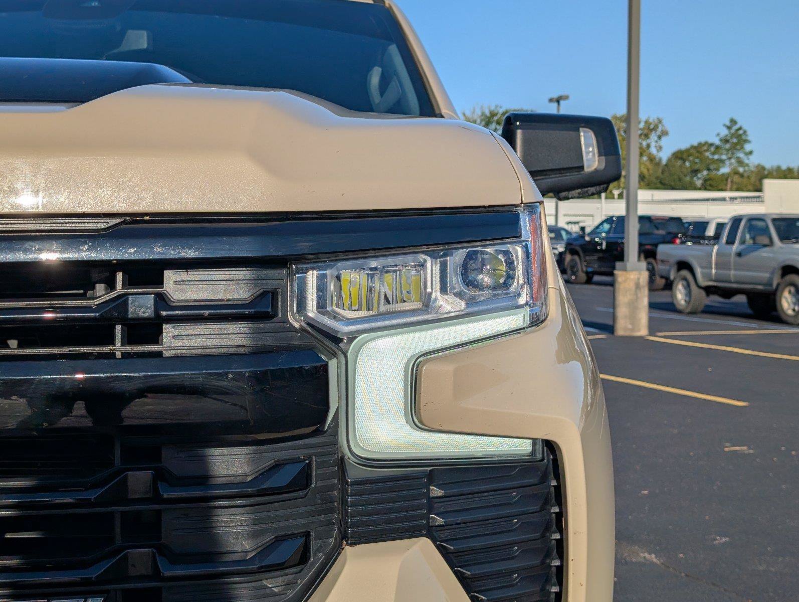 Used 2022 Chevrolet Silverado 1500 LT Trail Boss w/ LT Trail Boss Premium Package AWD/4WD image 12